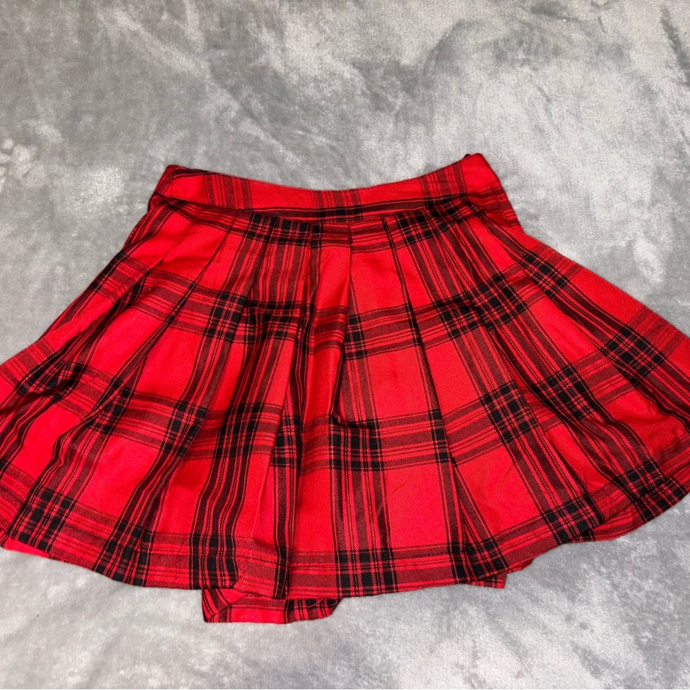 Forever 21 Red and black plaid mini skirt